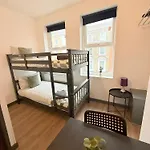 Cozy Guest Two Bedroom Flat