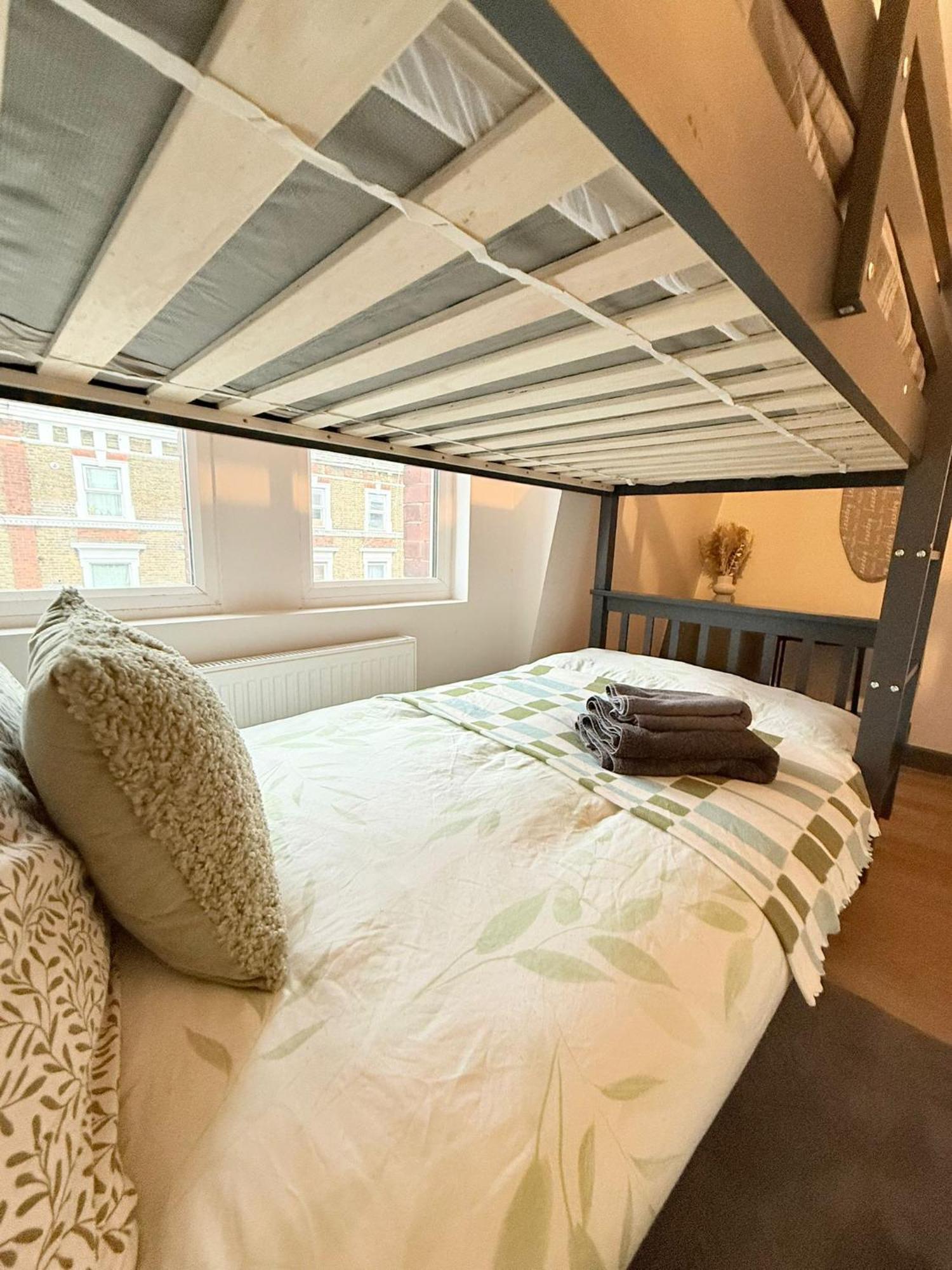 Cozy Guest Two Bedroom Flat Gasthof *
