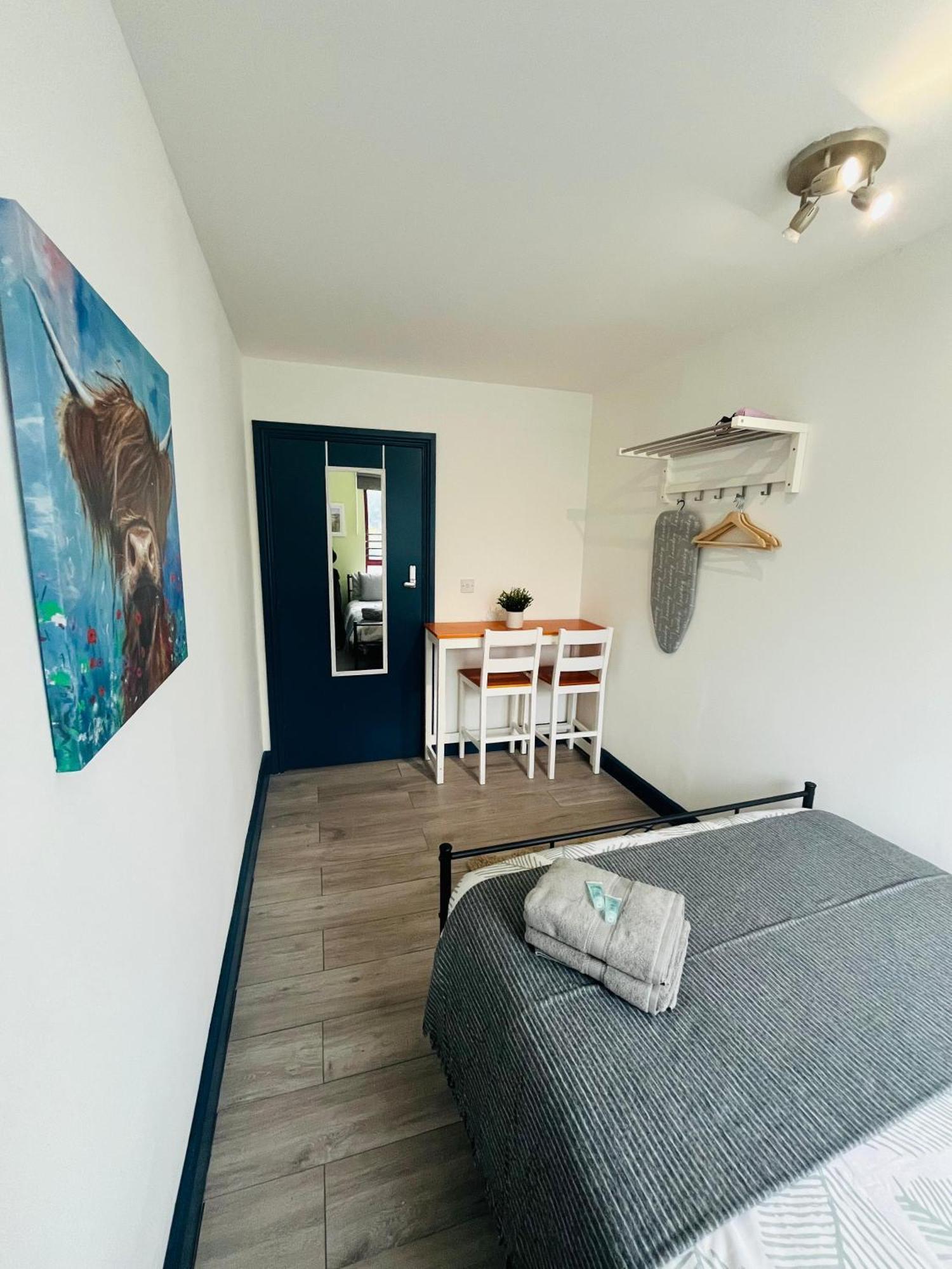 Gasthof Cozy Guest Two Bedroom Flat London